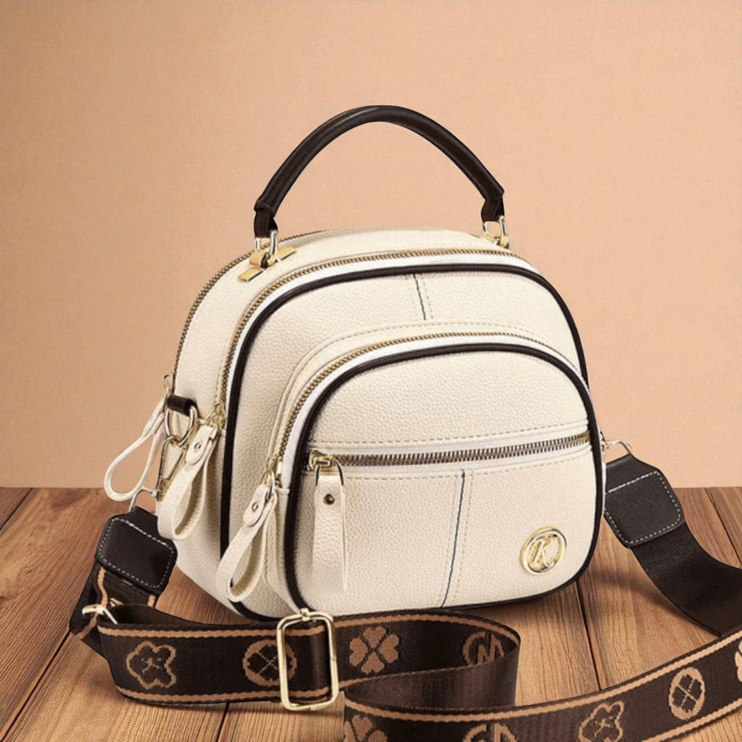 Brigit's timeless sophistication | Stylish bag with shoulder strap