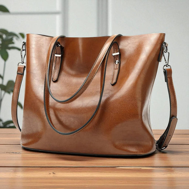 Brigit’s vintage shoulder bag