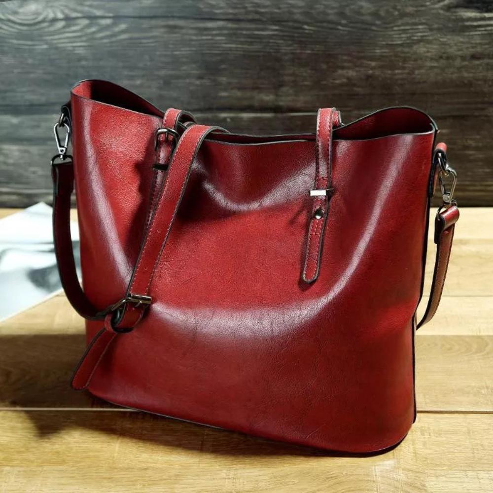Brigit’s vintage shoulder bag
