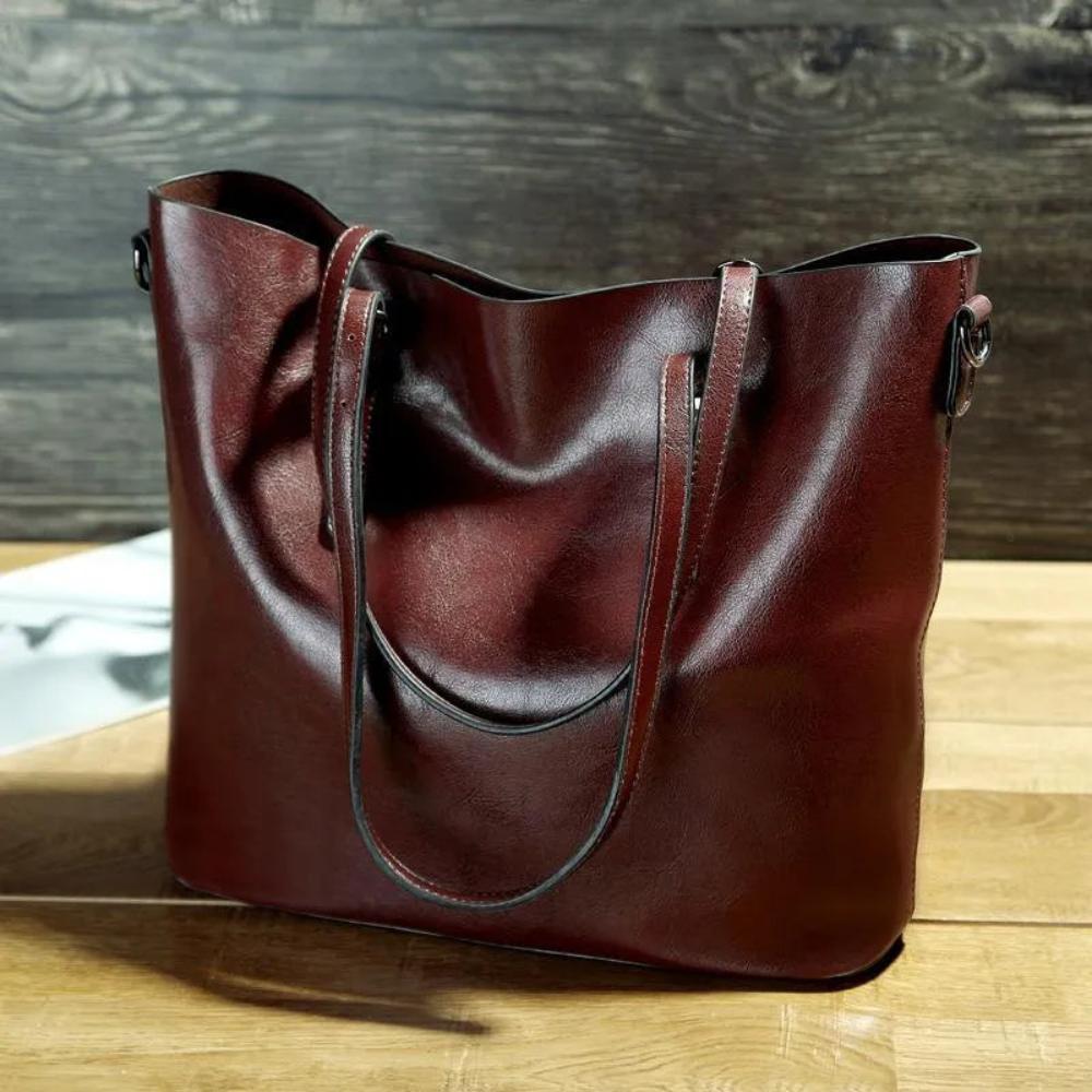 Brigit’s vintage shoulder bag